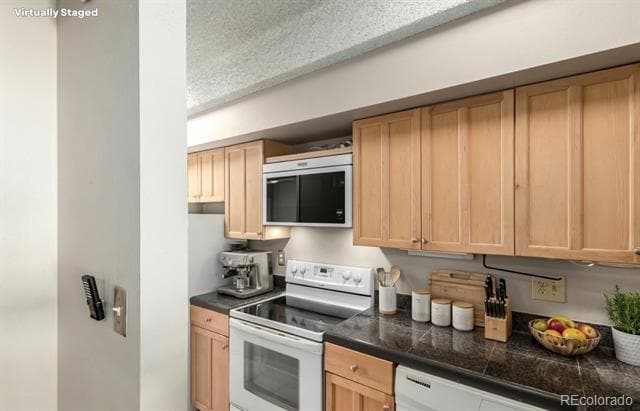 Foto del edificio - 590 Logan St