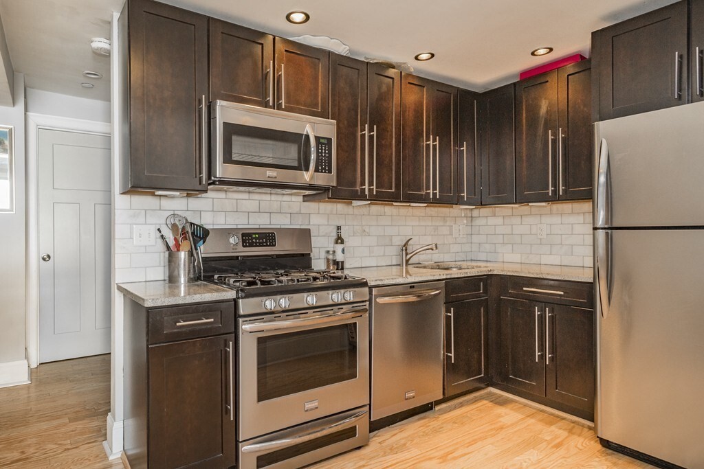 Primary Photo - 293 D St