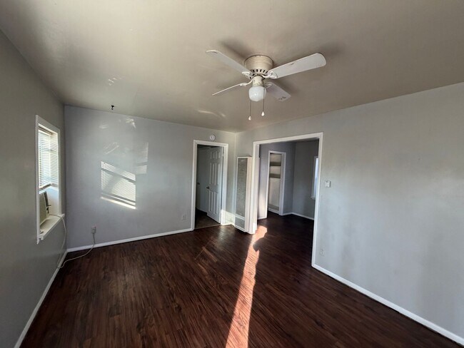 Foto del edificio - 1 bedroom 1 bath - downstairs