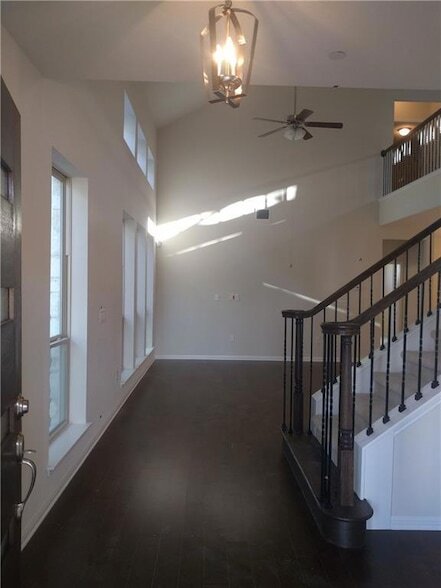 Foto del edificio - 3240 E Whitestone Blvd