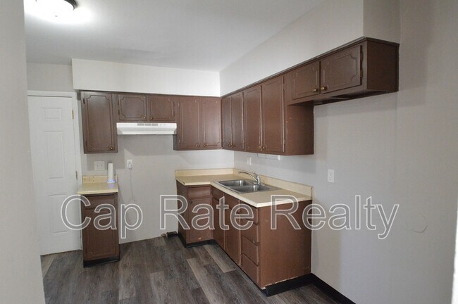 Foto del edificio - 393 Barnett Rd
