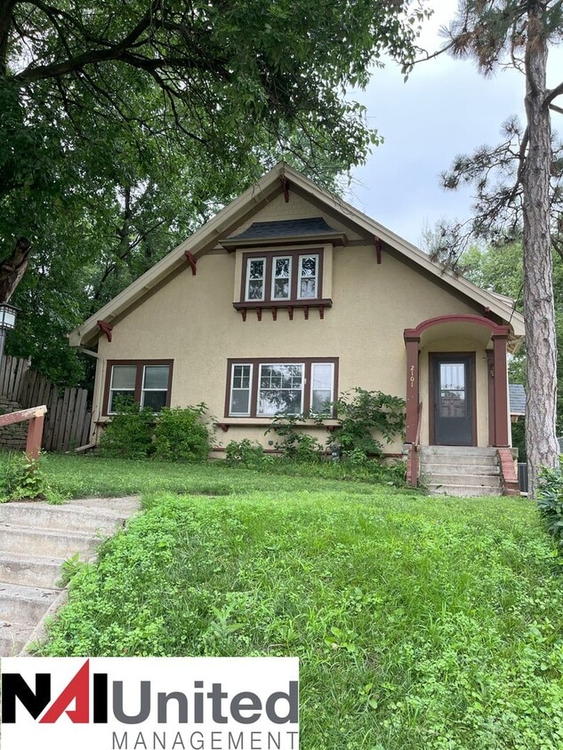 Primary Photo - Three bedroom, two bathroom home for rent