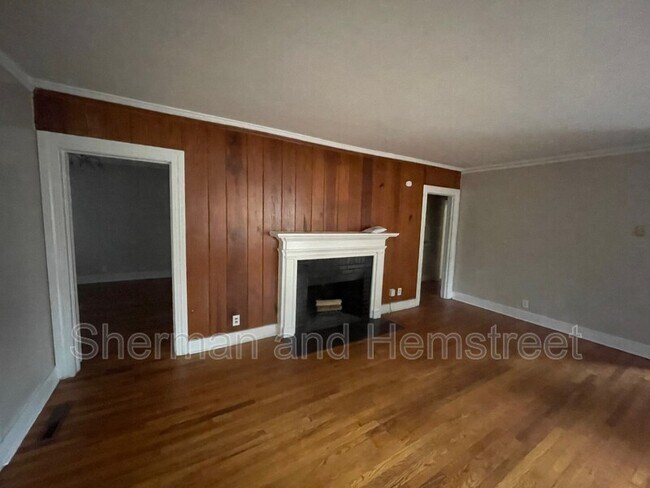 Foto del edificio - 3107 Lake Forest Dr