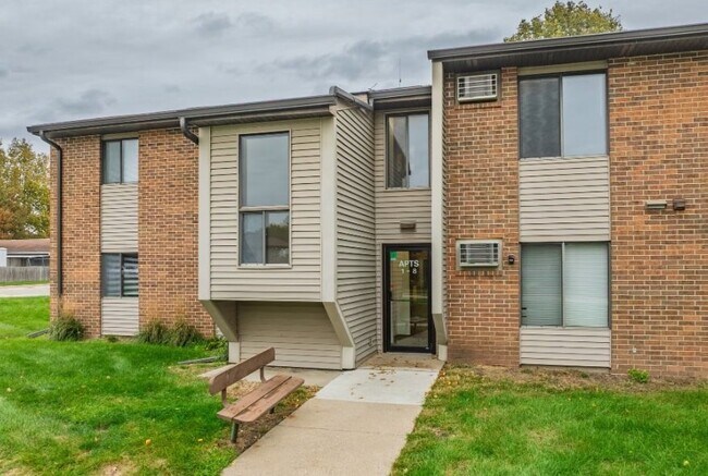 Foto del edificio - 1220 Hardin Dr