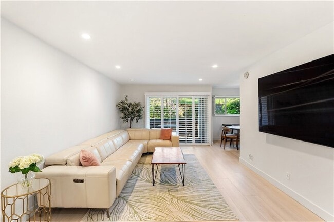 Foto del edificio - 4724 Park Granada