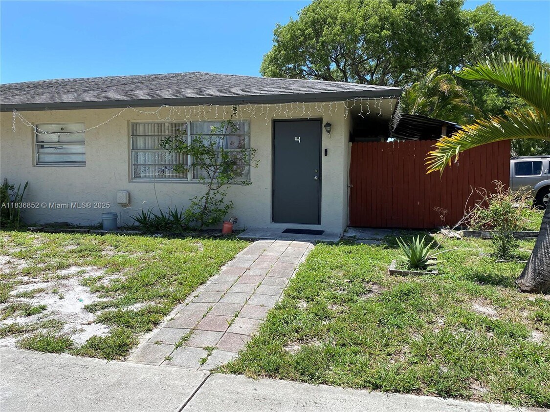 Primary Photo - 3103 NW 3rd Ave