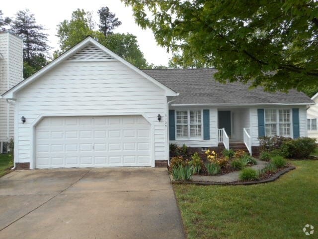 Building Photo - 3109 Southampton Dr