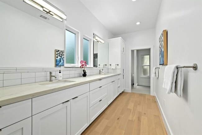 Building Photo - 2004 Winsted Ln