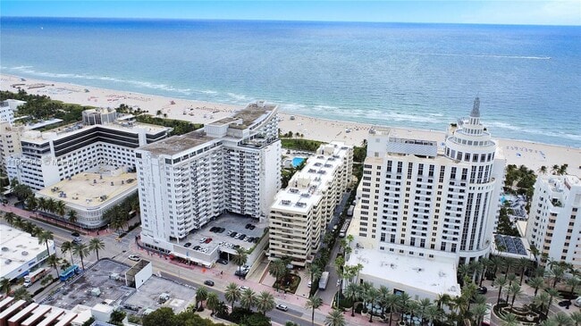 Building Photo - 1621 Collins Ave