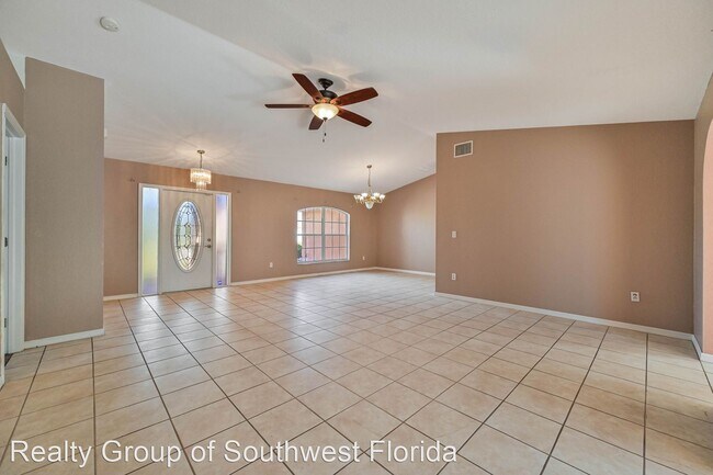 Building Photo - 3 br, 2 bath House - 318 NE 17th Place
