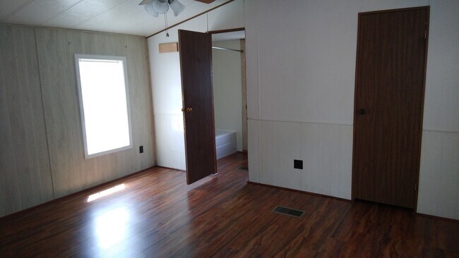 Building Photo - 209 Gilman Hill
