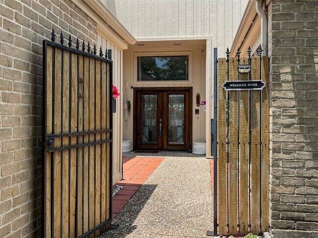 Foto del edificio - 2358 Binley Dr