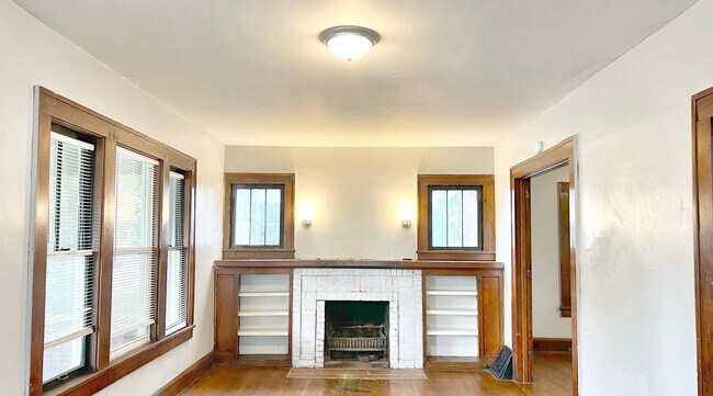Foto del edificio - 1438 Rowland Ave NE
