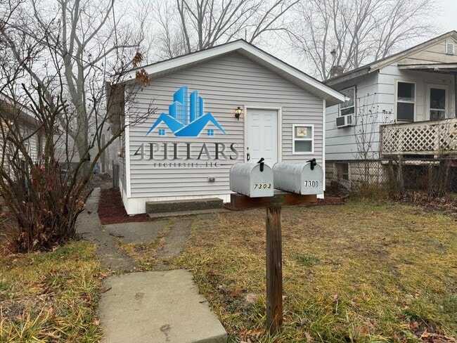 Building Photo - "Charming 2 Bed, 1 Bath Cedar Lake Rental - Ideal for Cozy Living!"