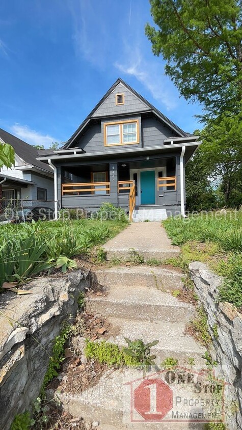 Foto principal - Charming 3-bedroom, 2-bath home in Kansas ...