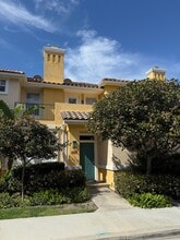 Building Photo - 1602 Reggio Aisle