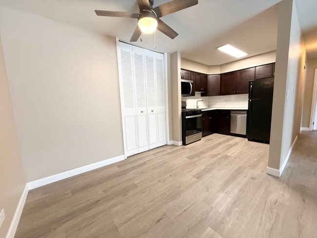 Foto del edificio - 915 Westmoreland Dr