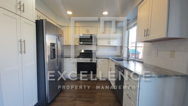 Building Photo - Beautiful 4/2.5 Home With Upgrades Through...