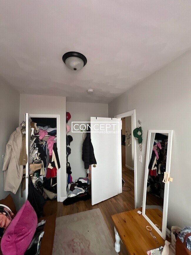 Building Photo - 70 Joy St