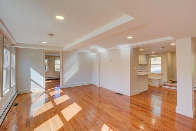 Building Photo - 45 Frairy St