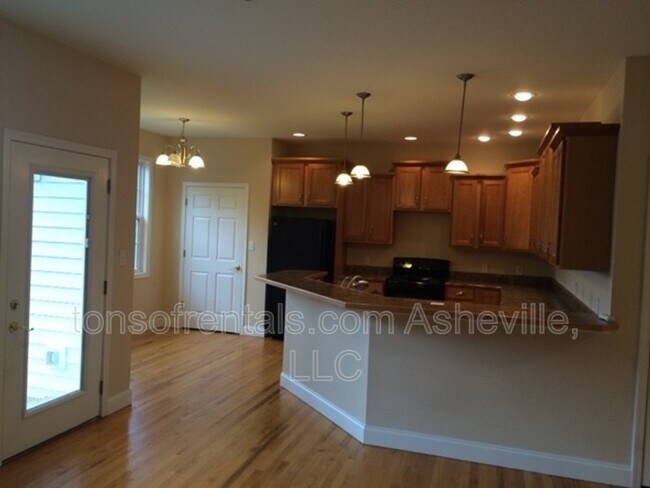 Foto del edificio - 60 Bear Creek Hills Dr