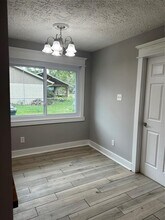 Building Photo - 228 Oak Manor Dr