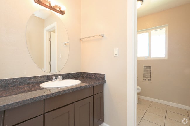 Studio 1BA - Delta Court Apartments