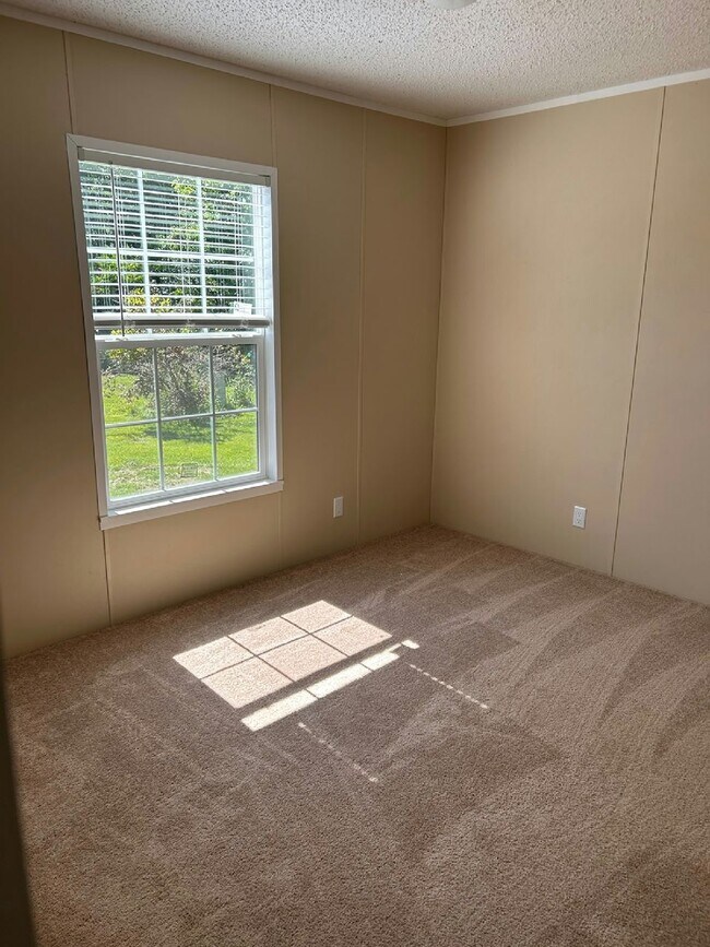 Foto del edificio - 49580 Linden St