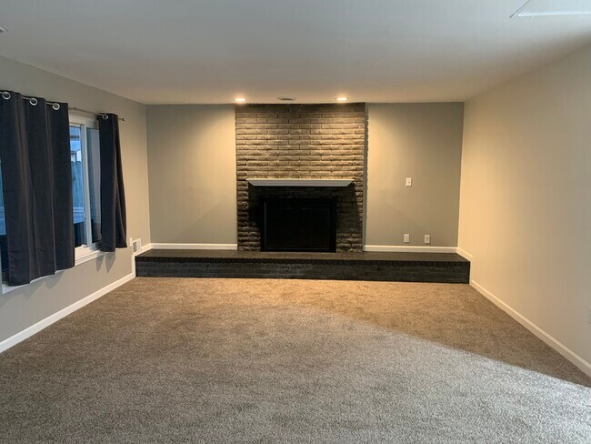Foto del edificio - 8346 N Grace St