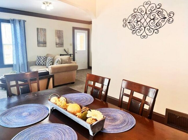 Foto del edificio - 819 Bell Ave