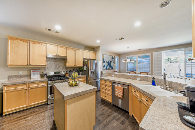 kitchen - 82562 Carrara Ct