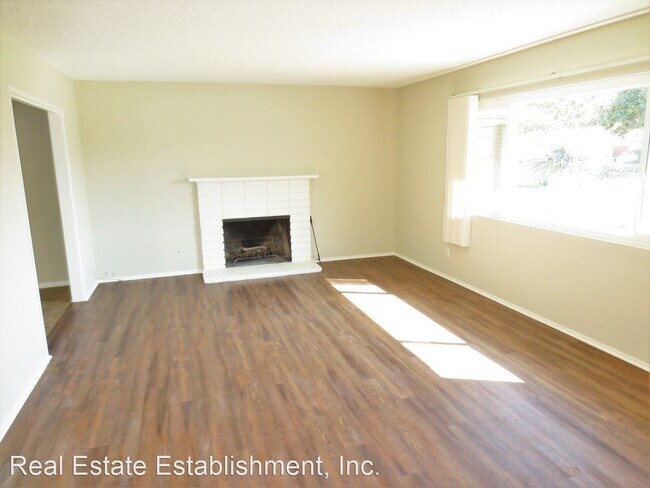 Building Photo - 3 br, 2 bath House - 2237 E. Garfield Avenue
