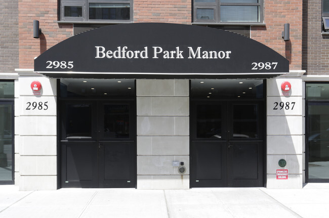 Foto del edificio - Bedford Park Apartments