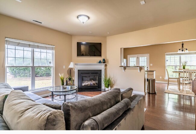 Foto del edificio - 2309 Mayo Forest Ln
