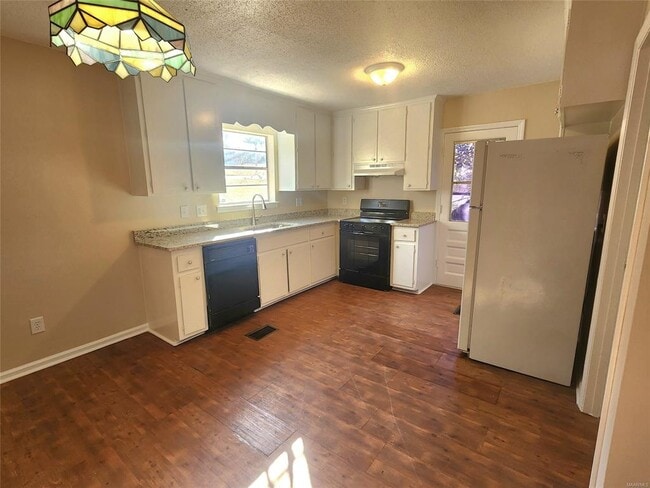 Foto del edificio - 649 Partridge Ln