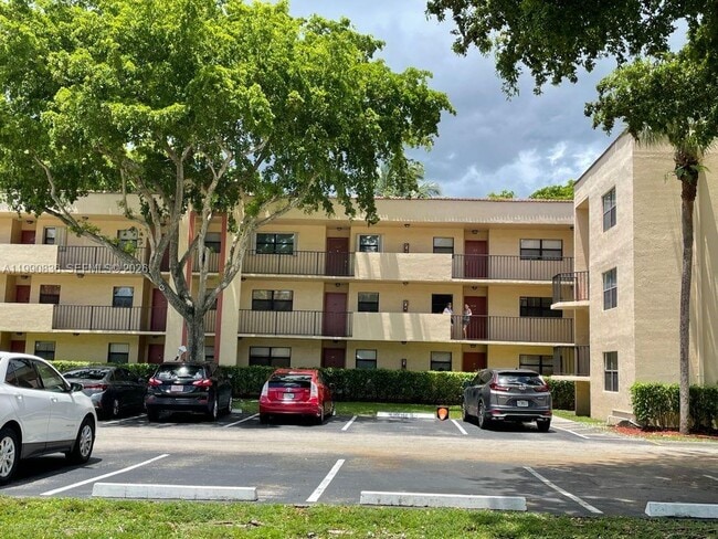 Building Photo - 3410 Foxcroft Rd