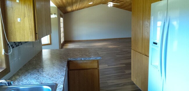 Foto del edificio - Best 2 Bedroom - 2 Bath Duplex Unit On The Market