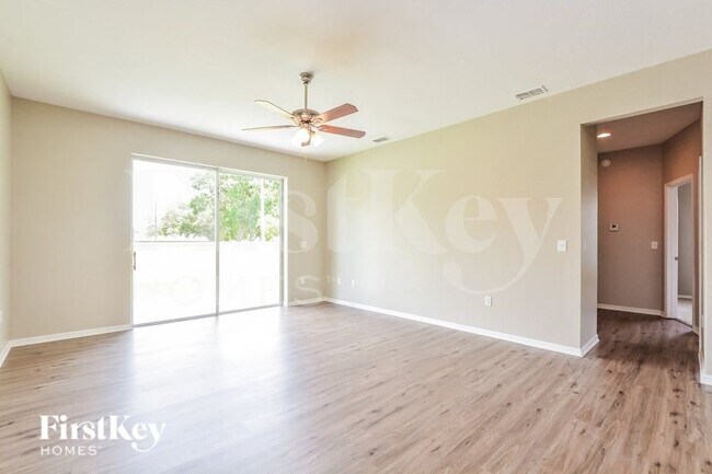 Foto del edificio - 1397 Normandy Heights Cir