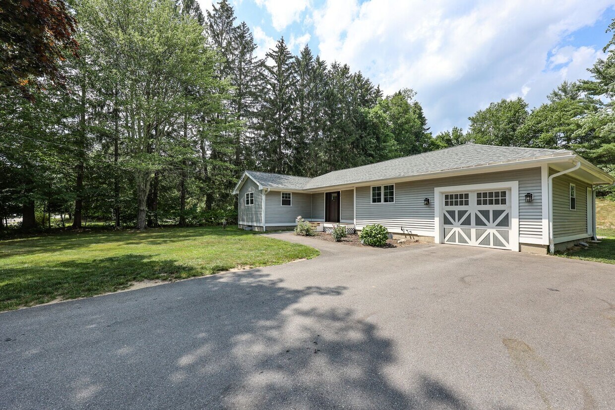Primary Photo - 49 N Amherst Rd