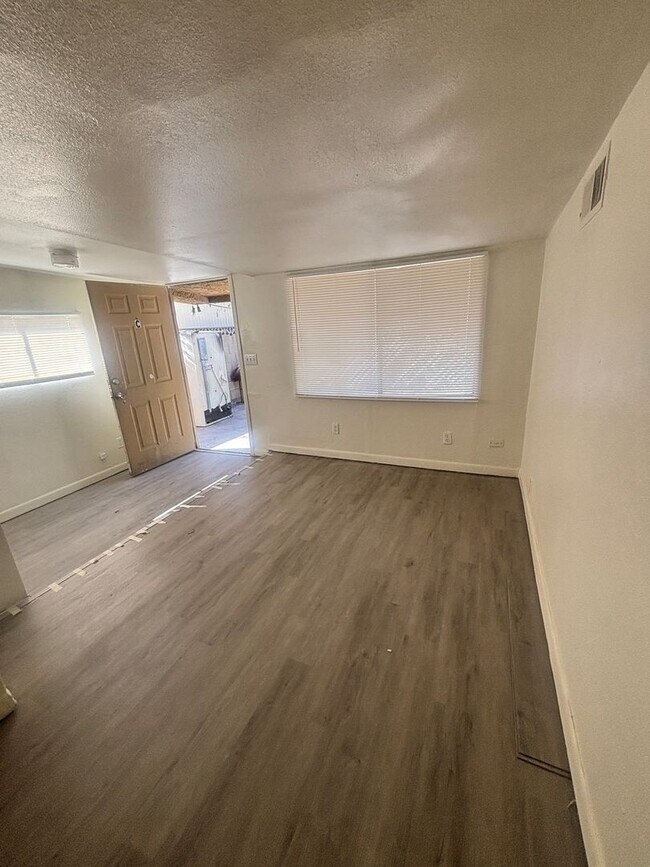 Photo - 906 S Farmer Ave Apartment