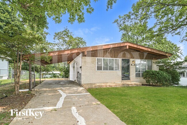 Foto del edificio - 2560 Pheasant Dr