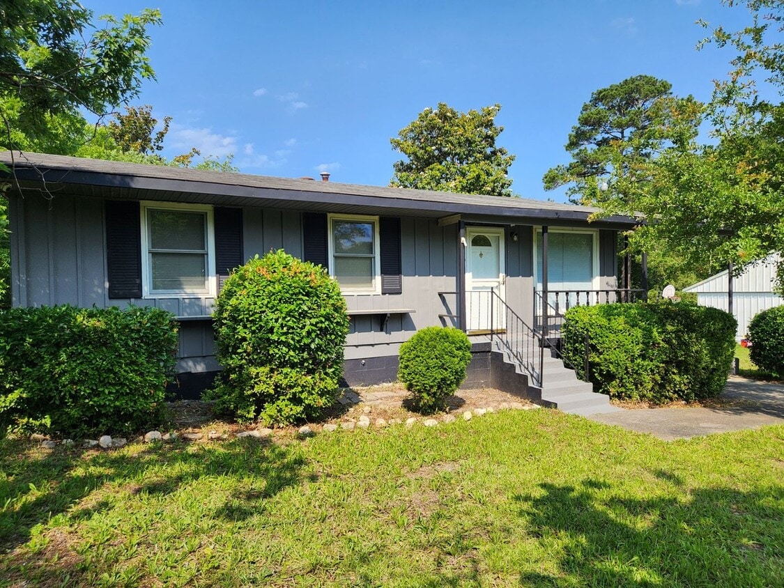 Primary Photo - Cute 3 Bedoom Home
