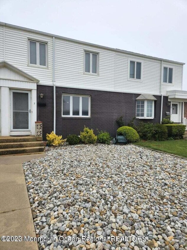 7 Vine Ct Unit WINTER, Long Branch, NJ 07740 Condo for Rent in Long Branch, NJ