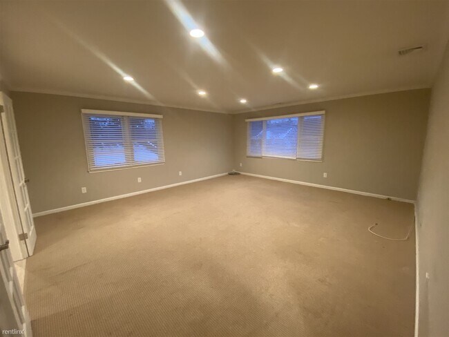 Building Photo - 3 br, 1 bath House - 3.5 Seitz Lane