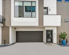 Building Photo - 1608 W Webster St