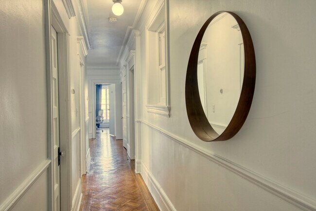 Photo du bâtiment - 1245 Rue St Marc