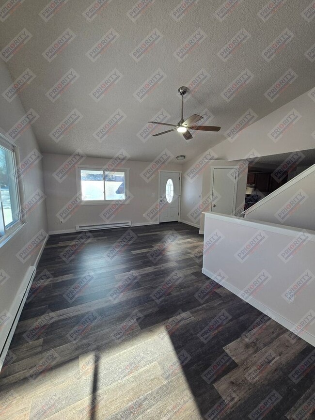 Building Photo - Single family home with a garage