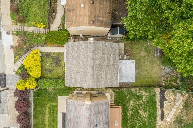 Photo - AVAILABLE OCT 1ST!! GORGEOUS 2 BEDROOM HOU... House