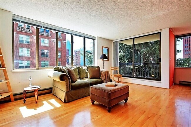 Foto del edificio - 2100 3rd Ave