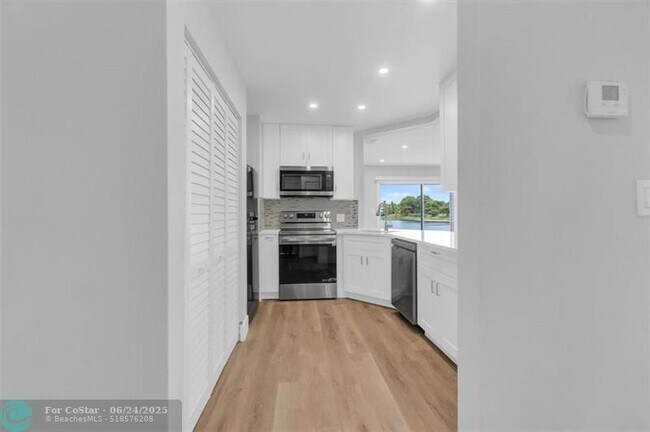 Foto del edificio - 3425 NW 44th St